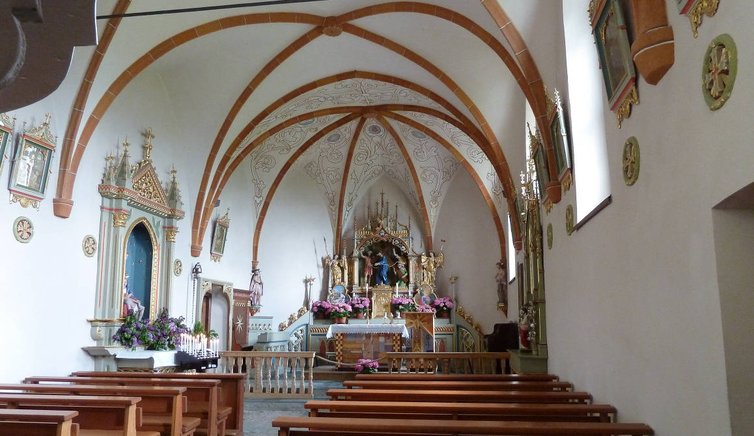 badia heiligkreuz kirche la crusc innen