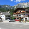 Pedraces ist zusammen mit St. Leonhard, auch San Leonardo genannt, Teil der Gemeinde Abtei und liegt am Fu&szlig;e des Kreuzkofel-Bergmassivs in Alta Badia. Foto: EMS, &copy; Peer