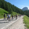 Die Steigung gestaltet sich angenehm, noch sind wir fit und die Landschaft gibt uns weiteren Aufschwung. Foto: BS, &copy; Peer