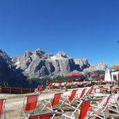 col pradat gasthaus terrasse mit sella