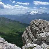 settsass aussicht richtung col di lana und marmolata