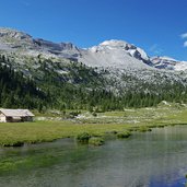 bei rifugio utia lavarella huette