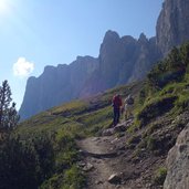 weg richtung sella bei groednerjoch