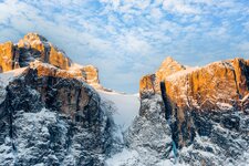 winter sonnenaufgang sella dolomitenbrunecker turm pissadu Adobe Stock