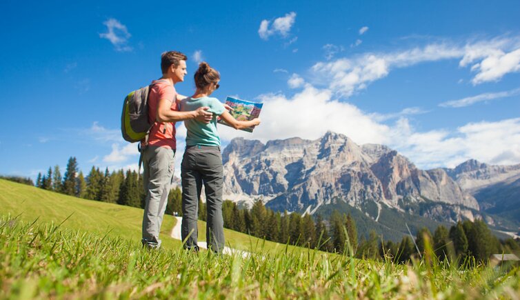 Adobe Stock alta badia urlaub sommer personen heiligkreuzkofel