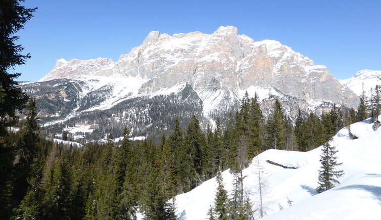 RS winter bei armentarola dahinter conturines und lavarella