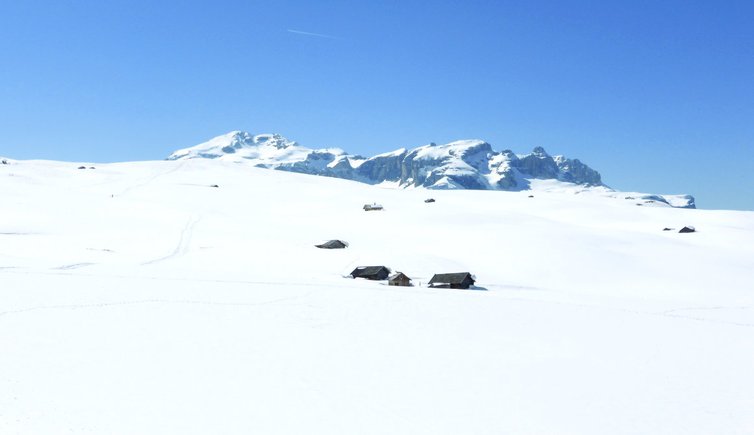 RS sellastock winter davor pralongia wiesen und huetten