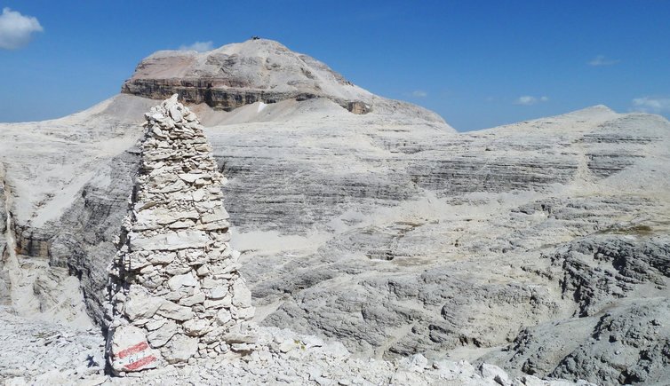 RS sentiero sella per forcella pordoi dietro piz boe